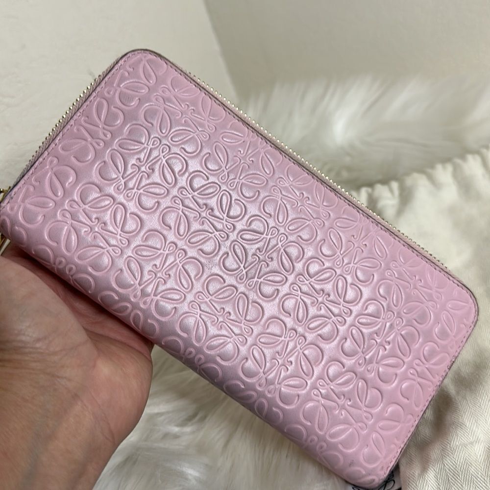 💯Authentic LOEWE PINK EMBOSSED  Long WALLET 🍀 - Picture 11 of 16